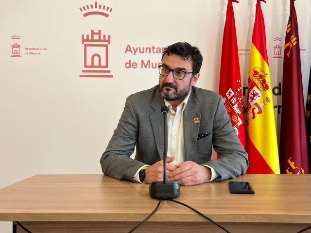 Ginés Ruiz: 'El PP niega la evidencia: servicios desbordados y un solo inspector de actividades operativo para toda Murcia'