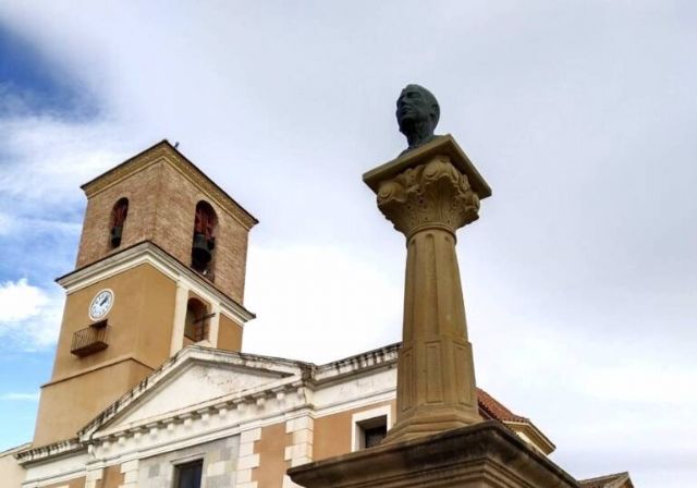 Huermur celebra la protección del monumento a Cipriano Galea tras nueve años de tramitación