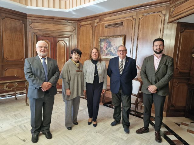 Visita institucional de la Real e Ilustre Cofradía del Santísimo Cristo de Los Mineros a la Asamblea Regional de Murcia