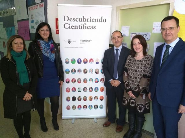 Concluye con éxito la semana cultural 'Locos por la ciencia' del colegio público de La Raya