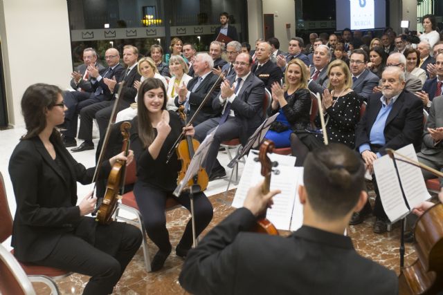 El presidente de la Comunidad inaugura las nuevas instalaciones del Hotel Siete Coronas