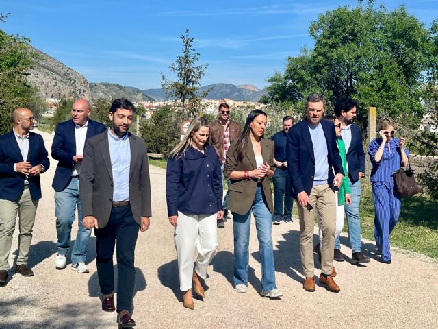 La Vía Verde del Noroeste renueva 28 kilómetros de firme y refuerza su atractivo con mejoras sostenibles y servicios al visitante