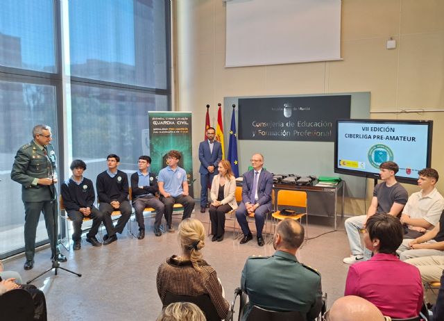 La Guardia Civil clasifica al CC San Vicente de Paúl de Cartagena, y al IES Infanta Elena de Jumilla, para la fase final de la VII edición de la CIBERLIGA