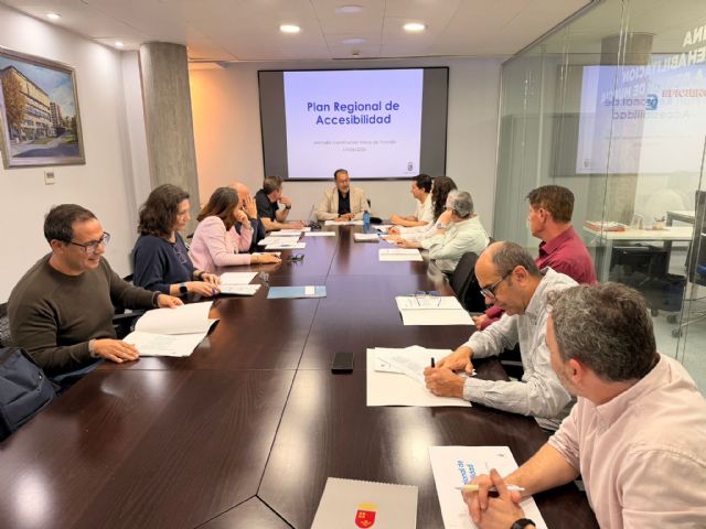 Fomento impulsa la elaboración del Plan Regional de Accesibilidad con la constitución de un grupo de trabajo interdepartamental
