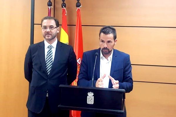 Cs solicita la anulación del acuerdo de la Junta de Gobierno que permite la delegación de competencias en los contratos menores