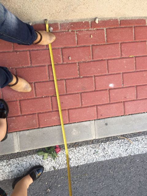 El PSOE exige al PP que se deje de excusas y construya 'de una vez por todas' aceras para evitar atropellos en pedanías