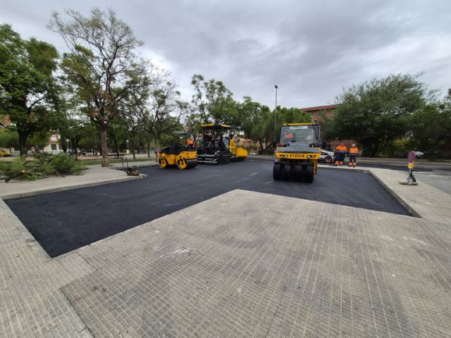 El Ayuntamiento renueva el firme de calle Plátanos mejorando la movilidad en El Palmar
