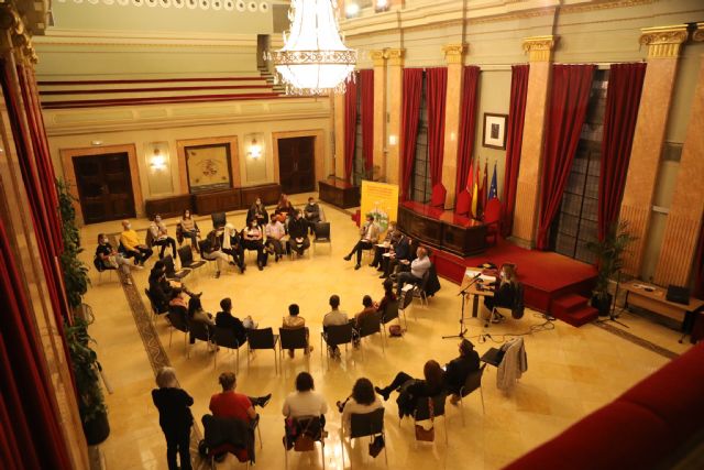 Veintiún menores intervienen en la Mesa de Participación en el marco de la Semana por los Derechos de la Infancia