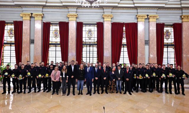 Un total de 45 nuevos bomberos toman posesión como funcionarios de carrera e ingresan en la plantilla del Servicio de Extinción de Incendios y Salvamento