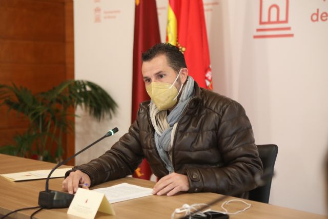 El nuevo puente de El Raal será más seguro para los peatones gracias a la construcción de dos amplias aceras