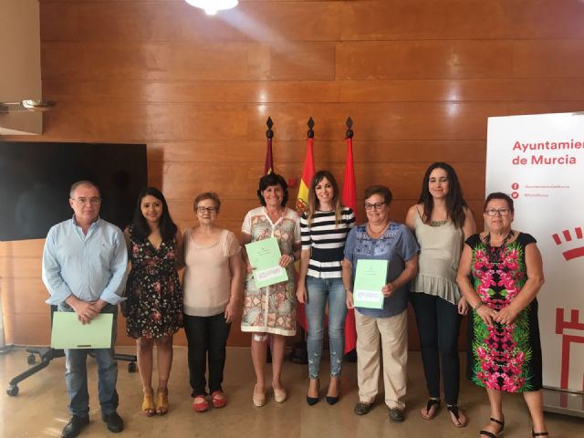 Rebeca Pérez firma un convenio de colaboración con las asociaciones 'Respuestas Solidarias' y 'Murcia Acoge' para mejorar la situación de los afectados por el 'Niño Costero' en Perú