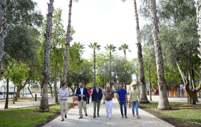 Alquerías estrena un jardín de 4000 metros cuadrados, juegos infantiles y senderos verdes en el centro de la pedanía