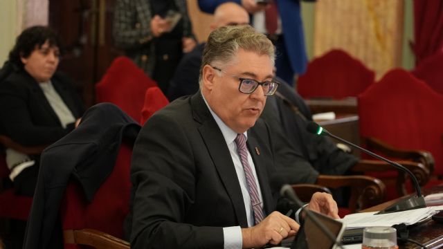 El PSOE alerta de la acumulación de licitaciones desiertas que retrasa servicios básicos y proyectos necesarios en barrios y pedanías