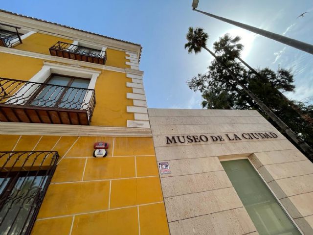 El Museo de la Ciudad acoge, desde el próximo martes, la exposición 'Juguetes murcianos', de Carlos Fuentes