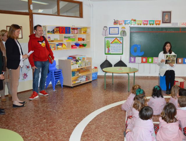 El fundador del juego Angry Birds visita el colegio Monteagudo-Nelva