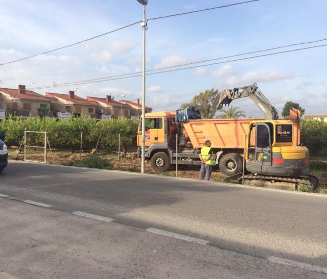 Ahora Murcia denuncia presuntas obras ilegales de naves industriales en la huerta