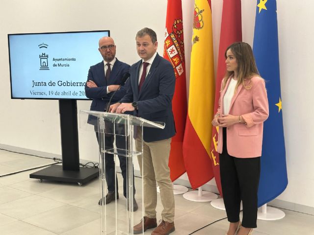 Cerca de 100.000 euros para eliminar socavones en senderos peatonales de El Esparragal, El Raal y Santa Cruz