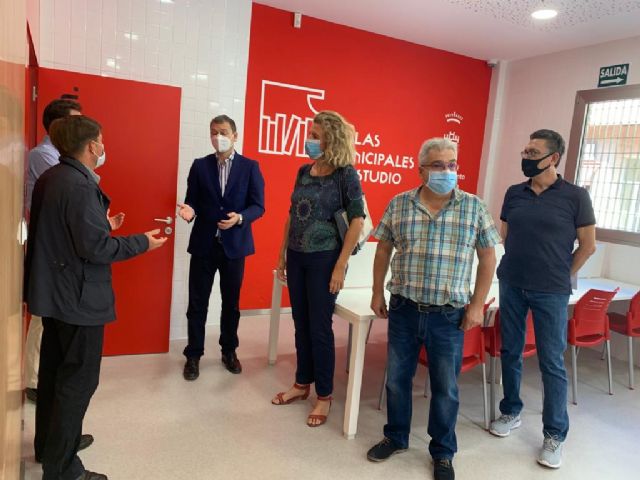 El Ayuntamiento ultima la sala de estudio de Zeneta con la instalación del mobiliario y la señalización interior y exterior