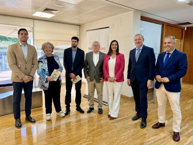 La consejera de Agua, Agricultura, Ganadería y Pesca subraya el valor de los productos de la huerta regional en una alimentación saludable