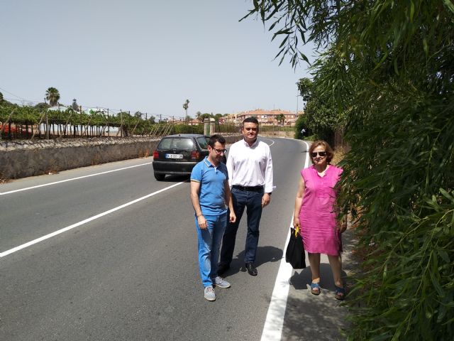 El PSOE exige que se construya de una vez por todas la acera entre Algezares y Santo Ángel para evitar posibles atropellos e incomodidades