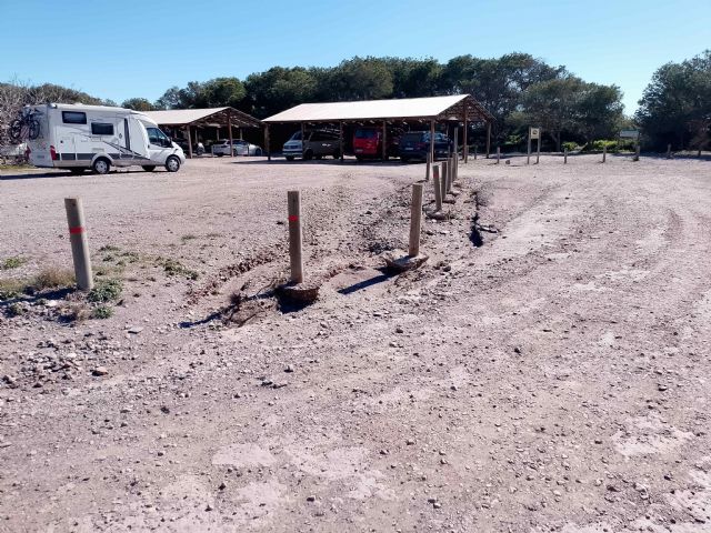 Acondicionados los accesos al Parque Regional de Calblanque da&ntilde;ados por la DANA Alice para facilitar el tránsito de autobuses a las playas