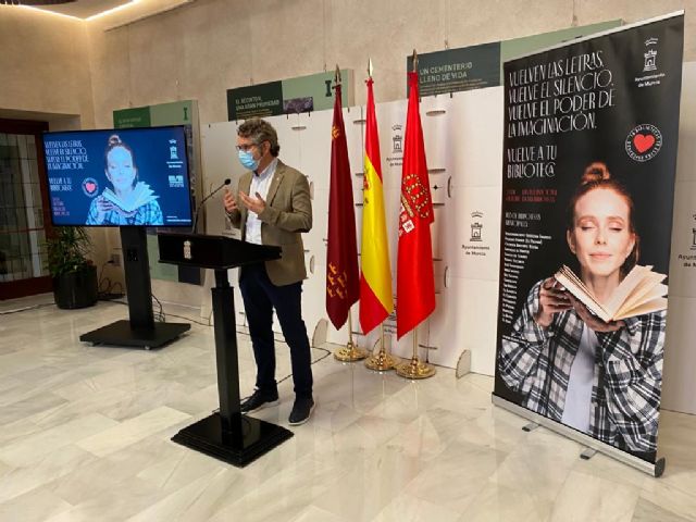 La bibliotecas municipales salen a la calle para celebrar el día de las bibliotecas