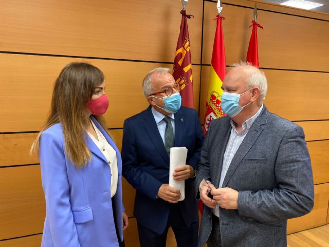 El PSOE sigue impasivo y no ha articulado ningún dispositivo de ayudas urgentes a La Palma