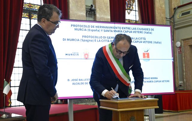 El legado de Salzillo oficializa el hermanamiento entre Murcia y Santa María Capua Vetere