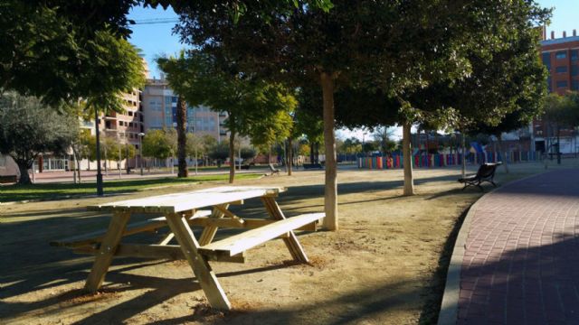 La Junta Municipal de Santiago y Zaraíche pone en marcha un plan de acondicionamiento en los parques y jardines de la pedanía