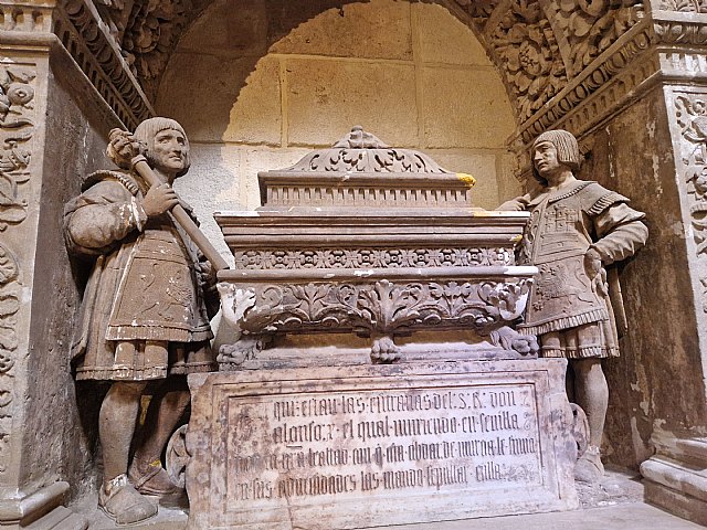 Urge restaurar la urna sepulcral de Alfonso X 'El sabio'