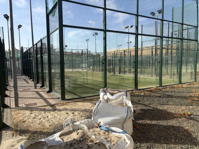 El Ayuntamiento de Murcia repara cuatro pistas del complejo deportivo Pádel Norte de Espinardo