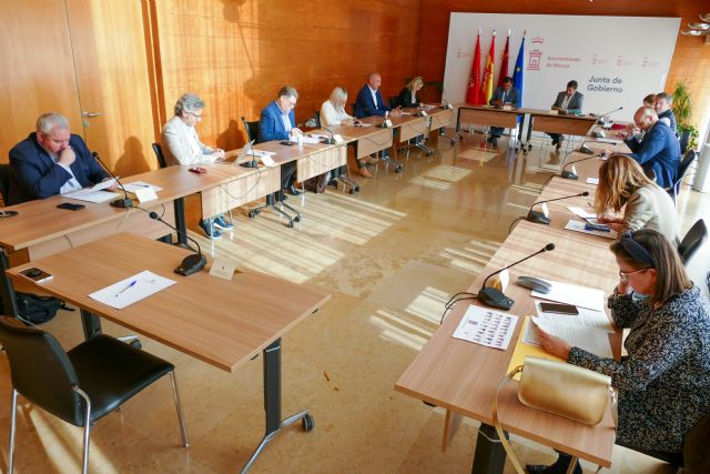 Una gran glorieta central con dos carriles de circulación mejorará la seguridad y el tráfico, en el Polígono Industrial Oeste