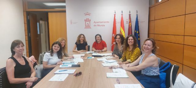 El proyecto ´Siempre Acompañados´ del Ayuntamiento de Murcia busca combatir la soledad no deseada en los mayores