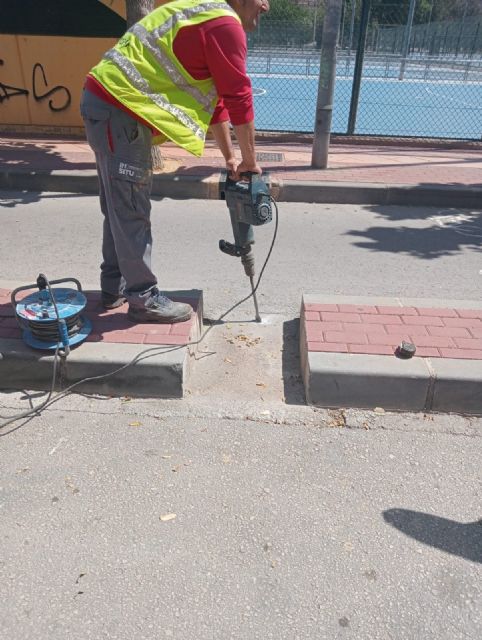 Las obras en la mediana de Santa María de Gracia mejoran la seguridad peatonal