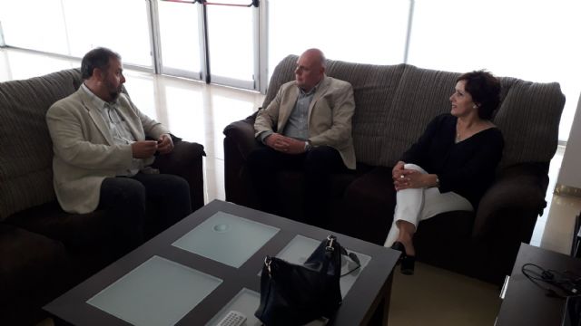 Francisco Miguel Muñoz visita el centro de discapacitados psiquicos en Cabezo de Torres