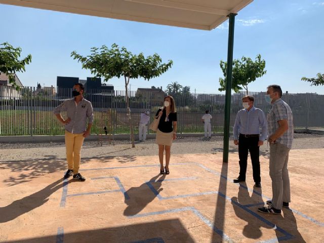 El colegio Nuestra Señora de Los Dolores de El Raal mejora la seguridad de sus instalaciones con la renovación del vallado exterior