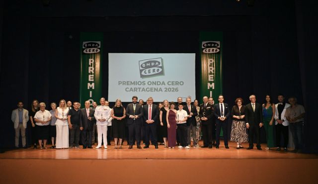 López Miras recibe la Mención de Honor de los Premios Onda Cero Cartagena y reivindica el papel de los medios “para la libertad”