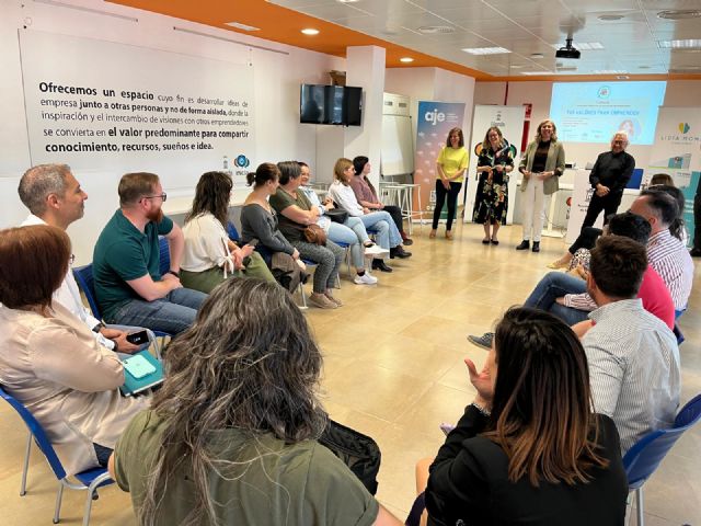 El Ayuntamiento de Murcia forma a 800 emprendedores desde 2020 a través del Programa Polinicia