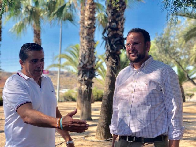 Parques y Jardines renovará el mobiliario y la vegetación de las zonas verdes de Baños y Mendigo