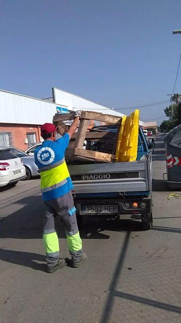 El servicio gratuito de recogida de enseres retiró el pasado año casi 6.000 toneladas de residuos voluminosos en la vía pública