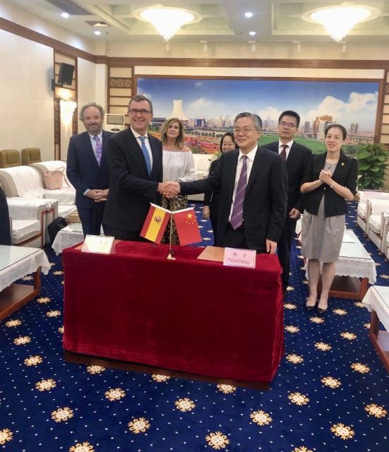 Murcia impulsa sus relaciones comerciales y turísticas con el sur de China mediante la firma del acuerdo de Nanning