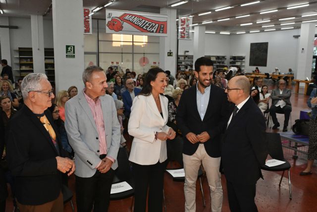 La Biblioteca Regional celebra a un tiempo su aniversario, el Día de las Bibliotecas y el premio LIBER