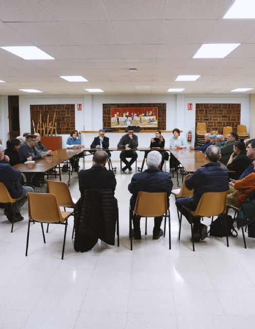 Vecinos de El Raal, El Esparragal, Llano de Brujas y Orilla del Azarbe, cansados de tanto abandono, exigen servicios públicos dignos y que se les tenga en cuenta