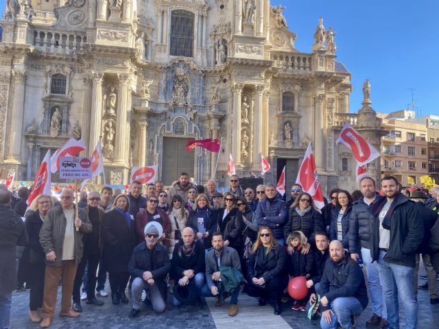 VOX acude a la manifestación en contra del Plan de Movilidad