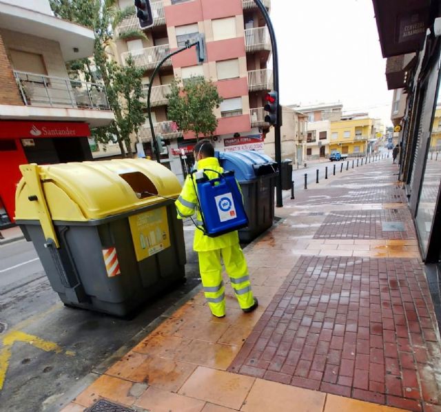 El Ayuntamiento intensifica el dispositivo especial de limpieza y desinfección para frenar la propagación del coronavirus