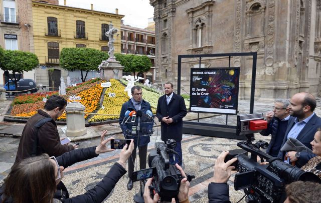 La alegría y belleza de la primavera murciana florece en las principales plazas y calles de la ciudad