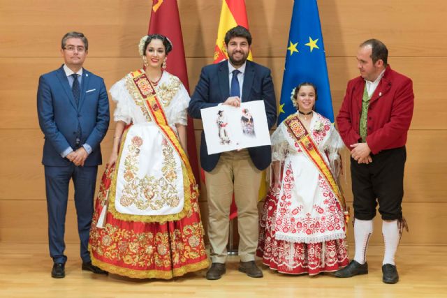 Fernando López Miras recibe a la Reina de la Huerta 2019, y a la Reina de la Huerta Infantil