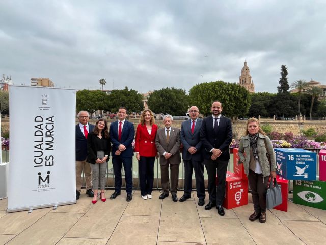 El Ayuntamiento de Murcia pone en marcha un proyecto de formación financiera y banca digital para mayores