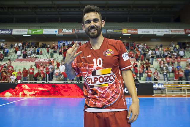 Álex: 'Estos partidos son los más importantes del Club de la toda la temporada. Nuestra mentalidad es jugar el año que viene en Europa'