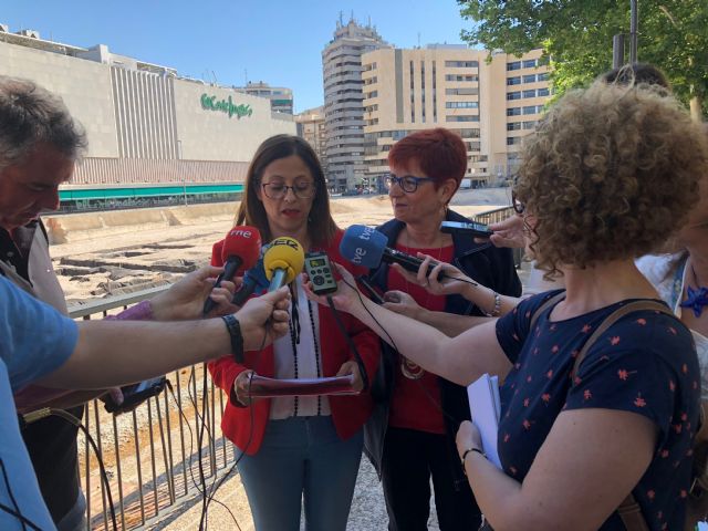 El PSOE advierte de que con vallas, fotos y luces no se recupera el patrimonio histórico